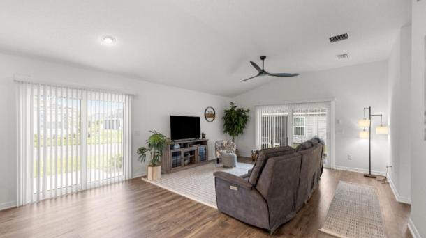ID#2057 - Spacious 2BR in The Villages | GolfCart | Kingbed