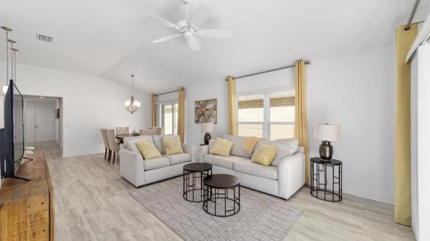ID#2129 - Walk to Brownwood! Spacious 3BR | Golfcart + BBQ