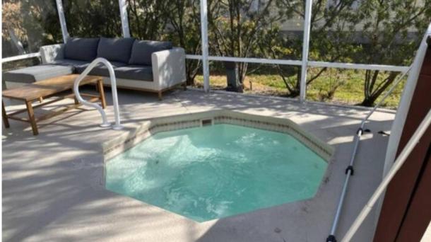 ID#2140 - Hot Tub Hideaway | Golf Cart | The Villages