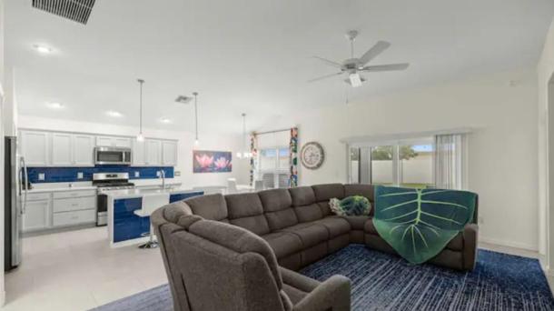 ID#2152 - Spacious 3BR · Sleeps 7 · King Bed · Lanai
